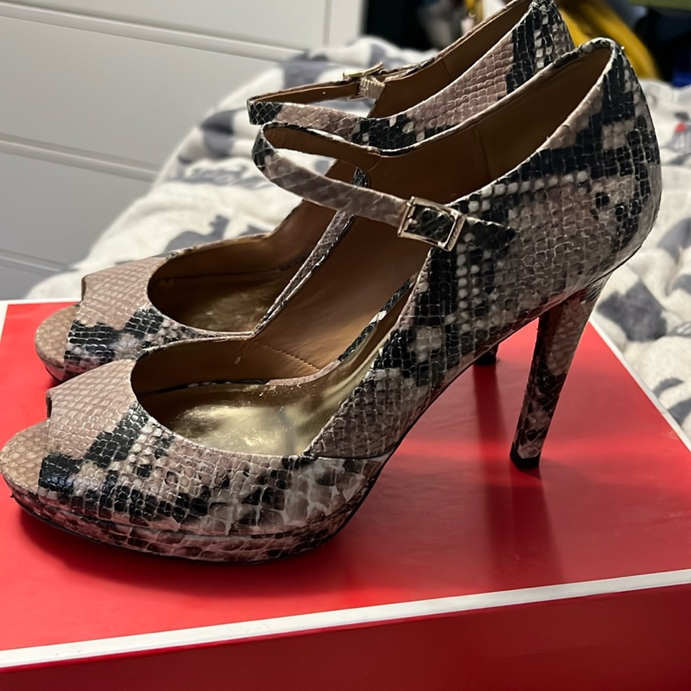 Coach Shawna heel